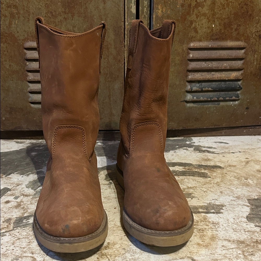 Rugged Men's Tan Leather Boots